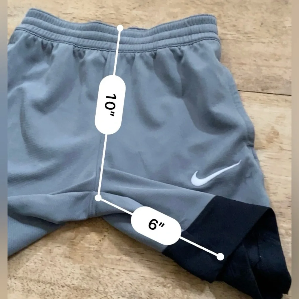 Nike Boy’sSz S‎ Cool Gray/Black Icon Basketball Shorts